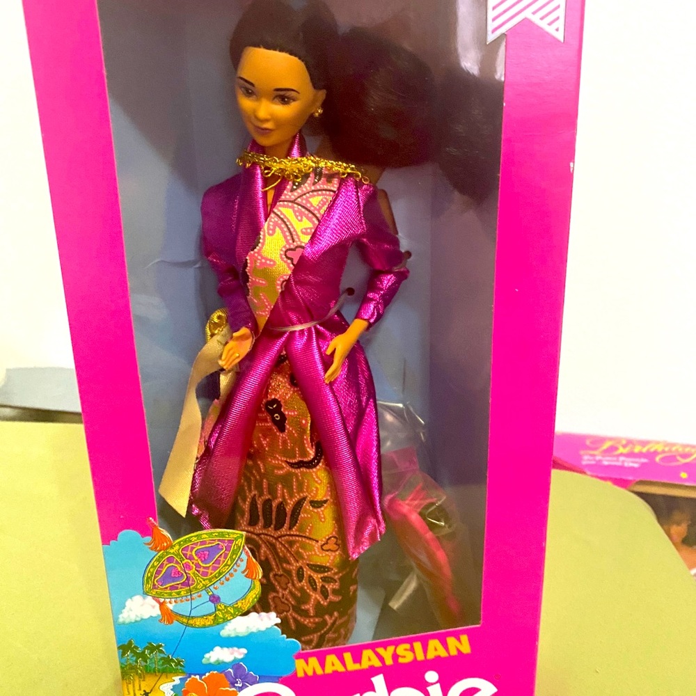 Malaysian Barbie (1990) - Dolls of the World